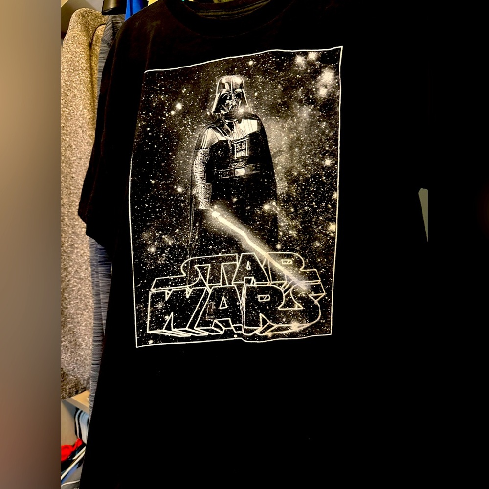 Darth Vader boys T-shirt size medium